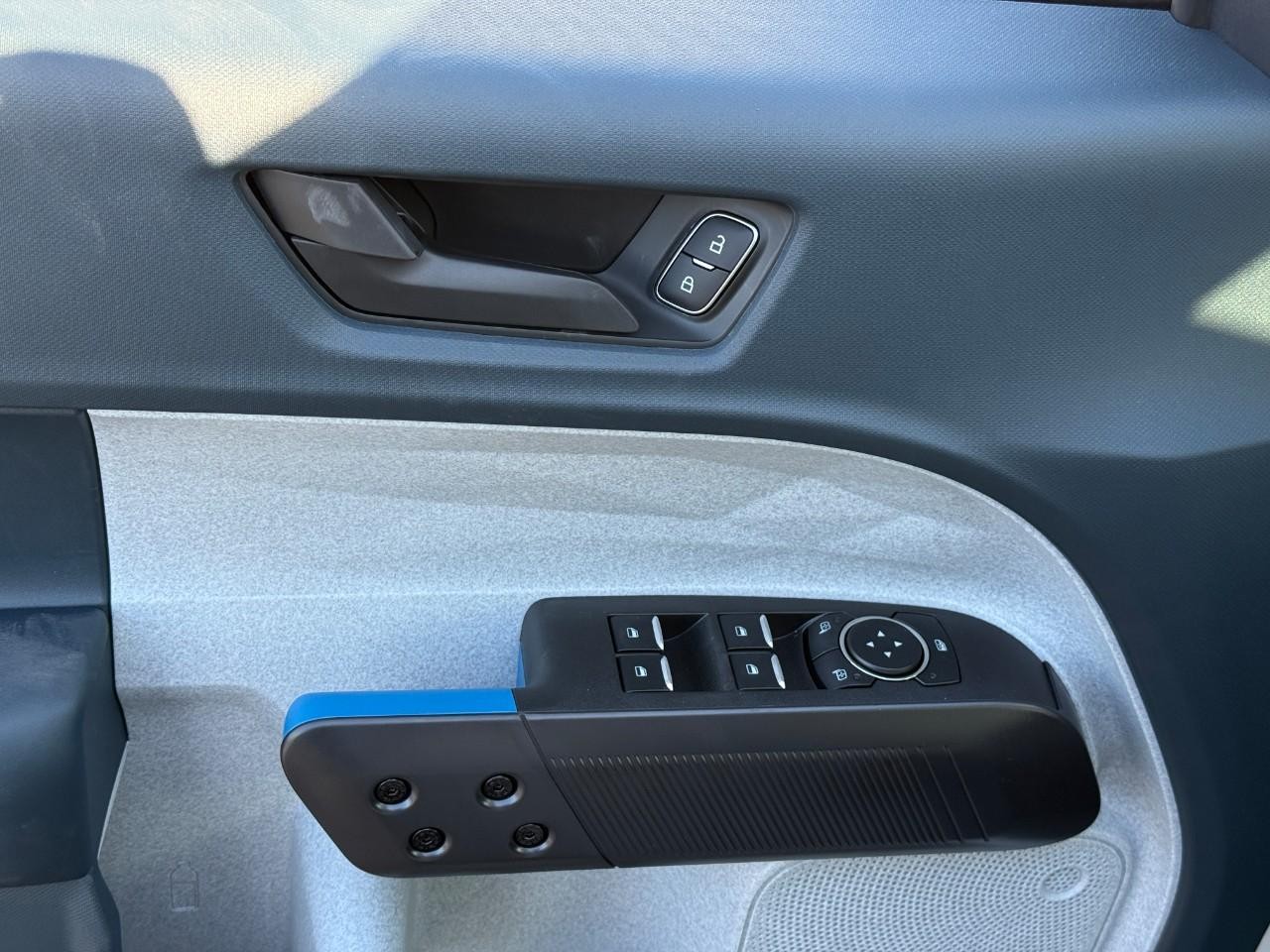 Ford Maverick Vehicle Full-screen Gallery Image 10