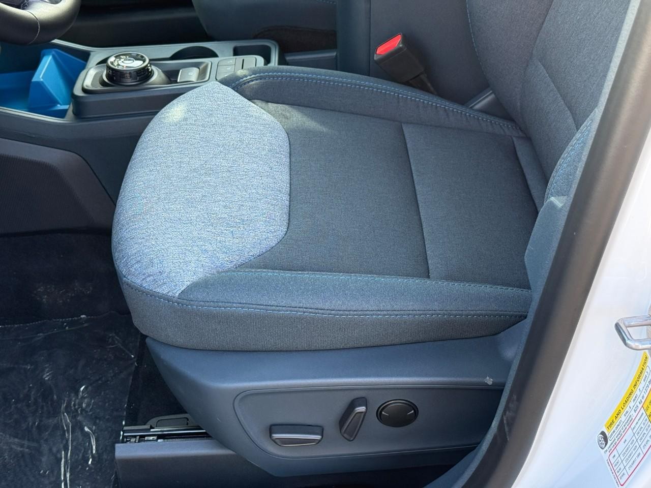 Ford Maverick Vehicle Full-screen Gallery Image 11