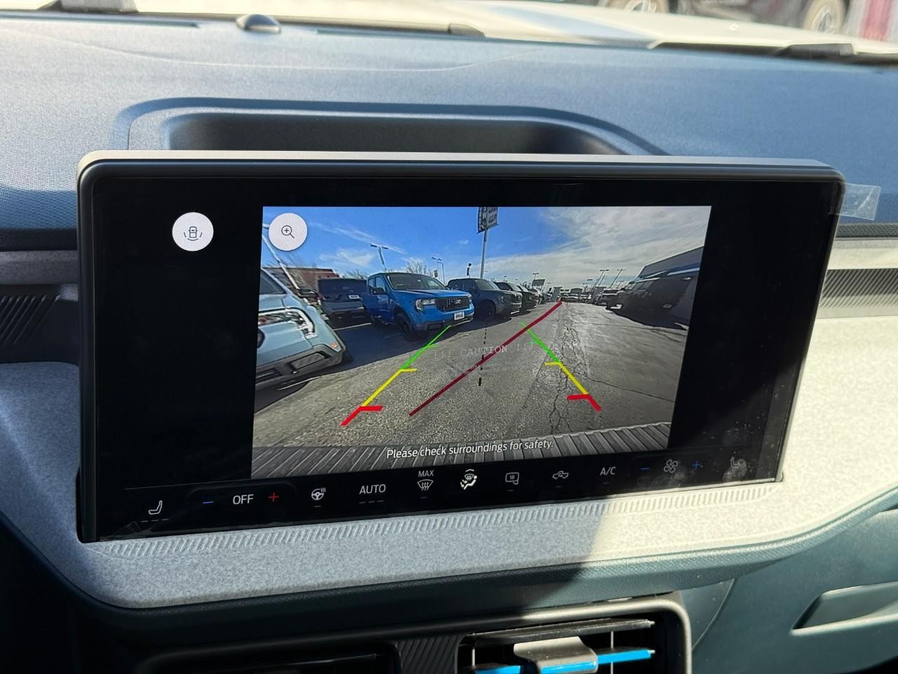 Ford Maverick Vehicle Full-screen Gallery Image 18