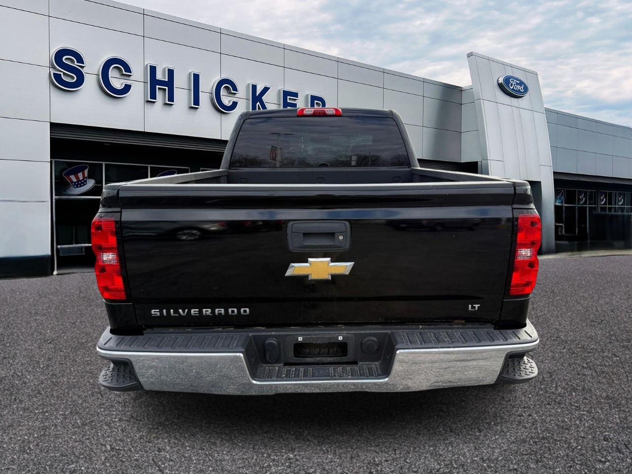 Chevrolet Silverado 1500 Vehicle Full-screen Gallery Image 04