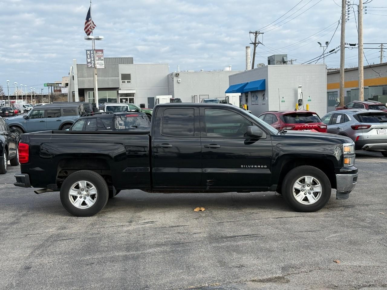 Chevrolet Silverado 1500 Vehicle Full-screen Gallery Image 05