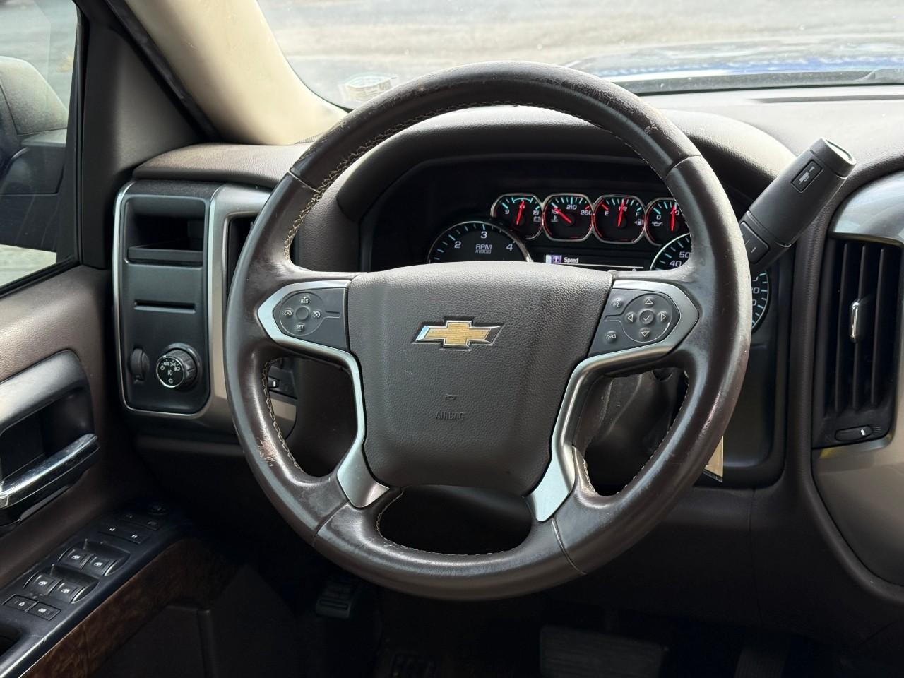 Chevrolet Silverado 1500 Vehicle Full-screen Gallery Image 11