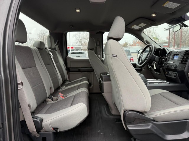 Ford F-150 Vehicle Full-screen Gallery Image 10