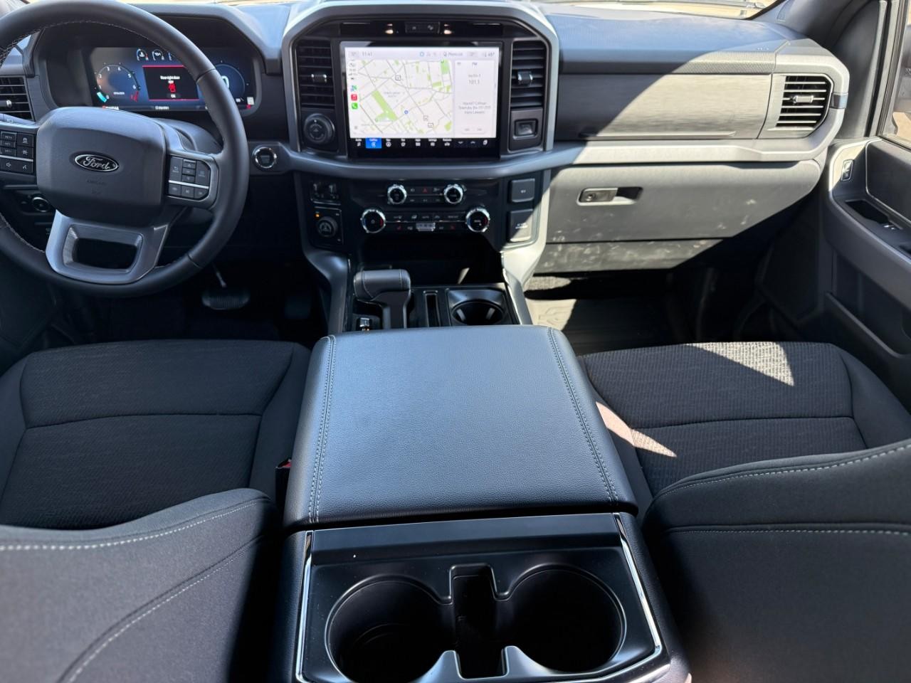 Ford F-150 Vehicle Full-screen Gallery Image 06