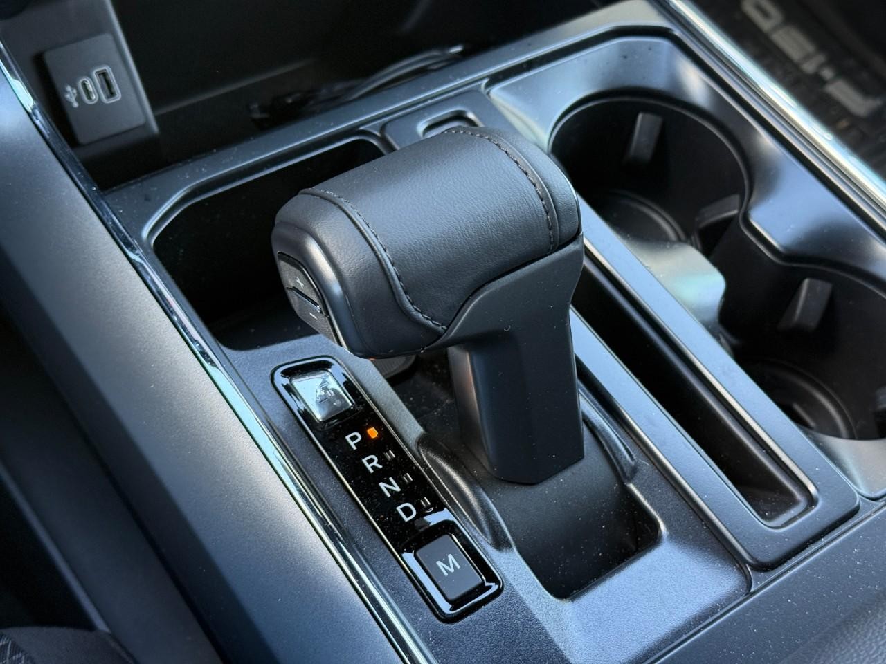 Ford F-150 Vehicle Full-screen Gallery Image 14