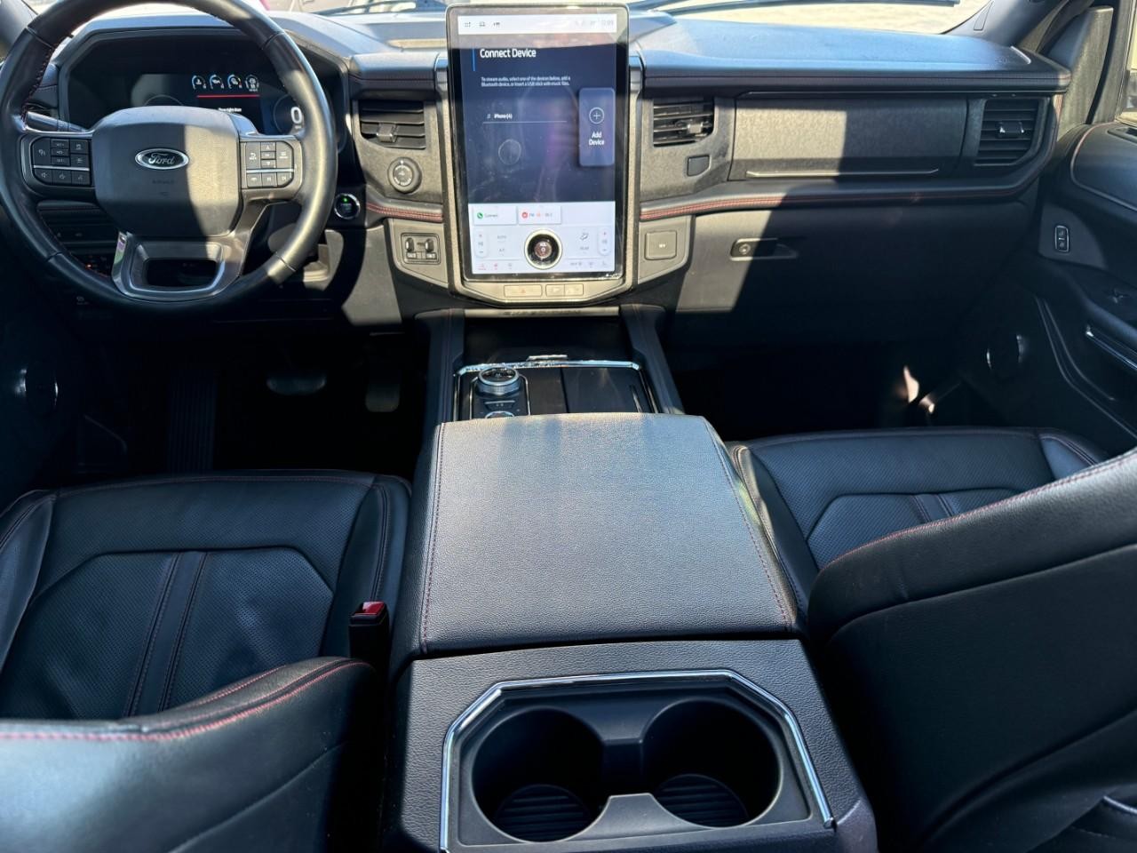 Ford Expedition Vehicle Full-screen Gallery Image 10