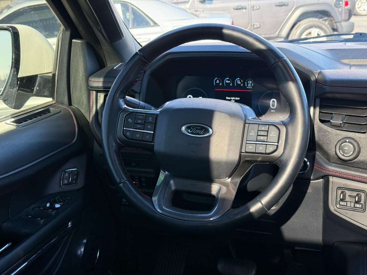 Ford Expedition Vehicle Full-screen Gallery Image 11