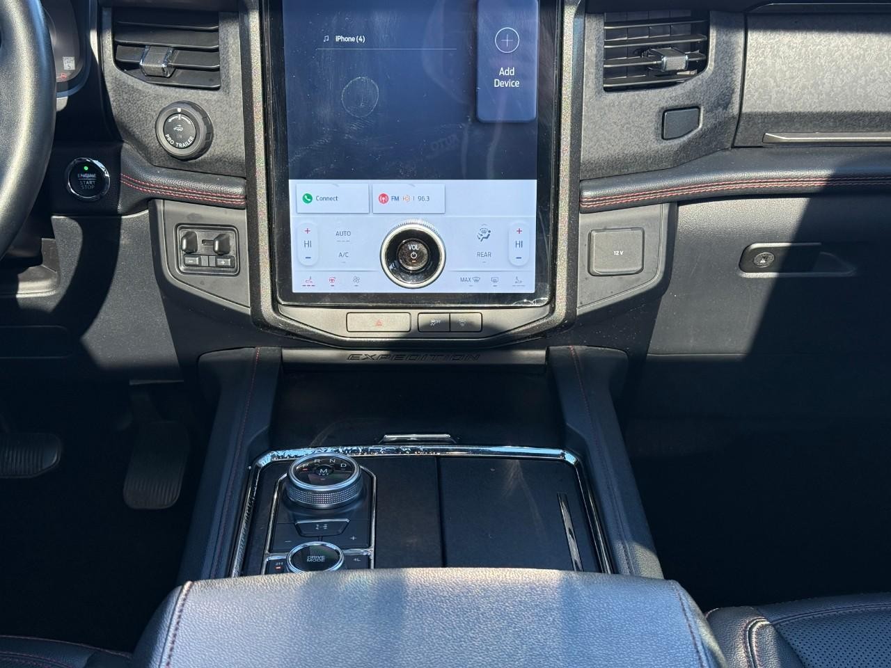 Ford Expedition Vehicle Full-screen Gallery Image 13