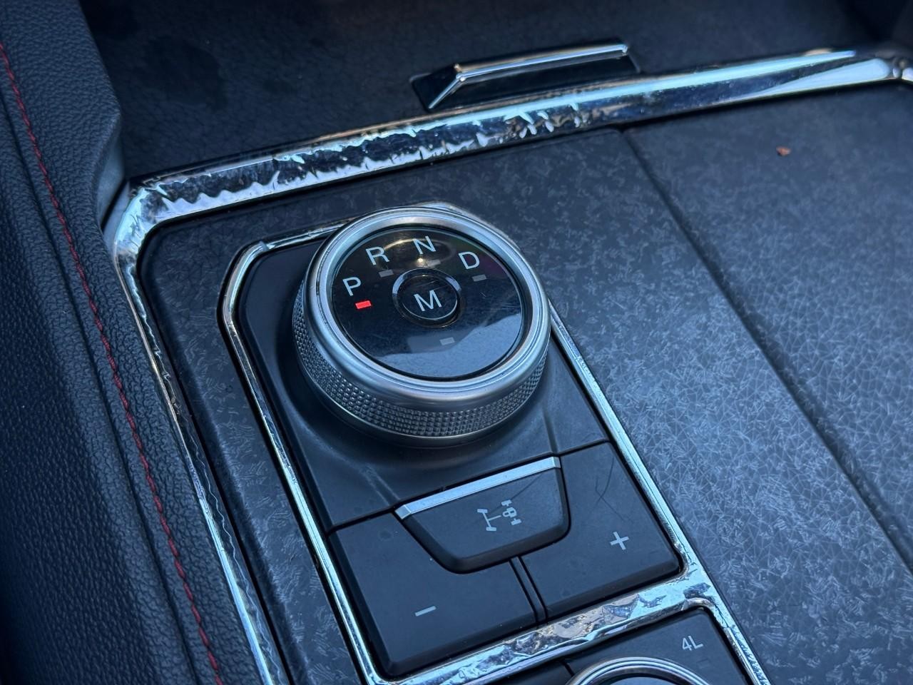 Ford Expedition Vehicle Full-screen Gallery Image 20