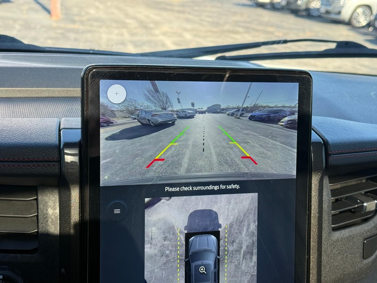 Ford Expedition Vehicle Full-screen Gallery Image 22