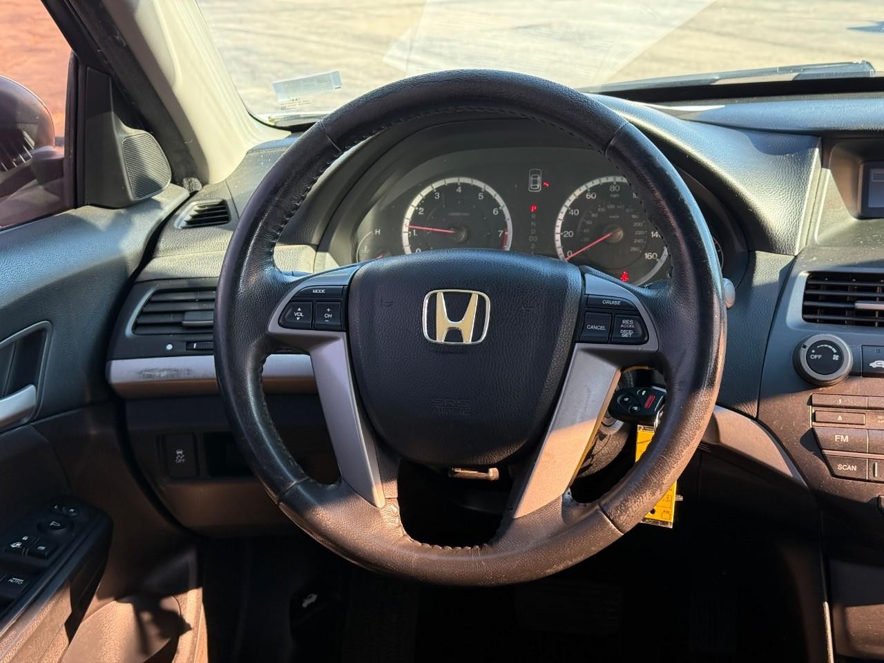 Honda Accord Sedan Vehicle Full-screen Gallery Image 10