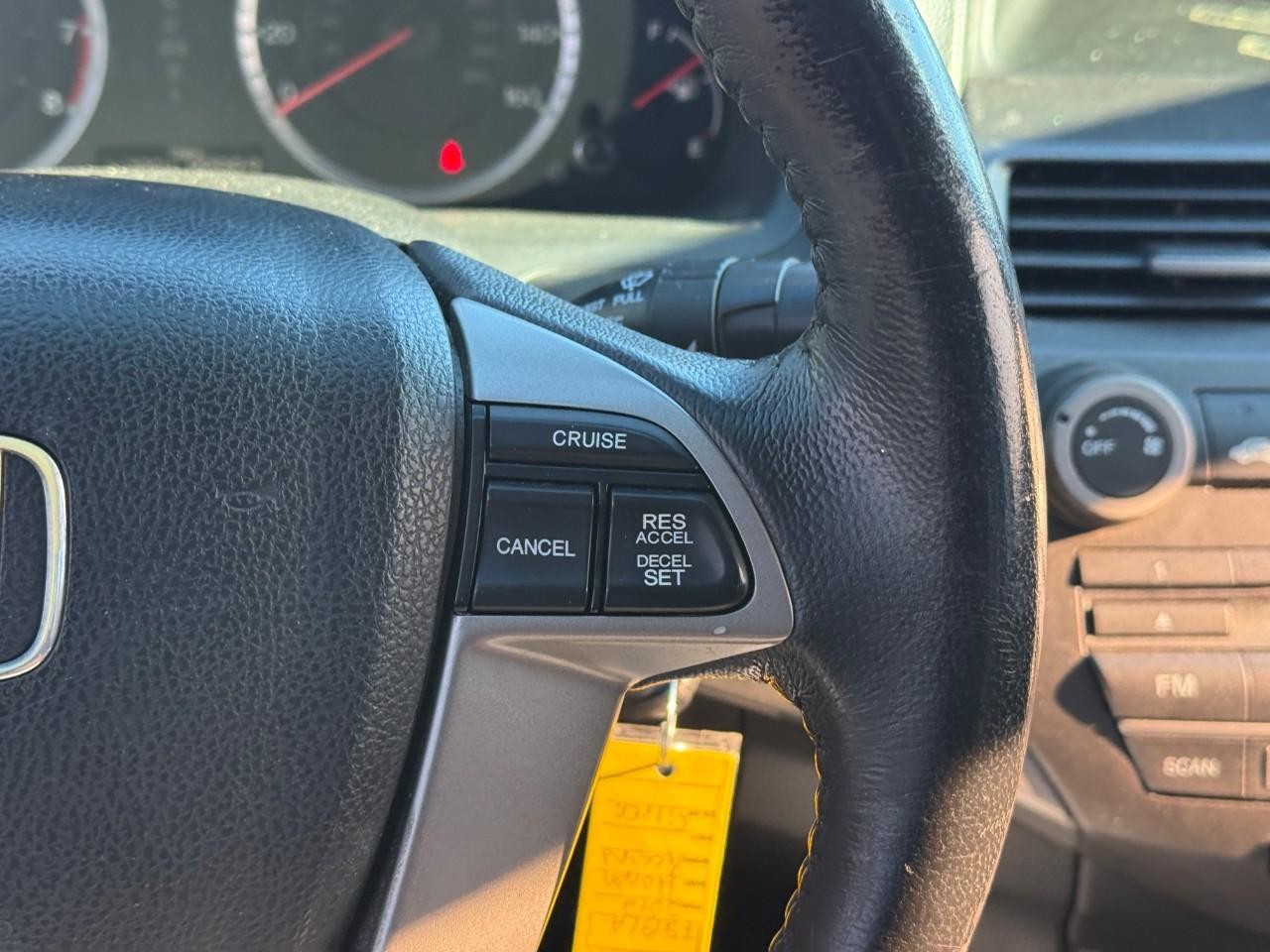 Honda Accord Sedan Vehicle Full-screen Gallery Image 19