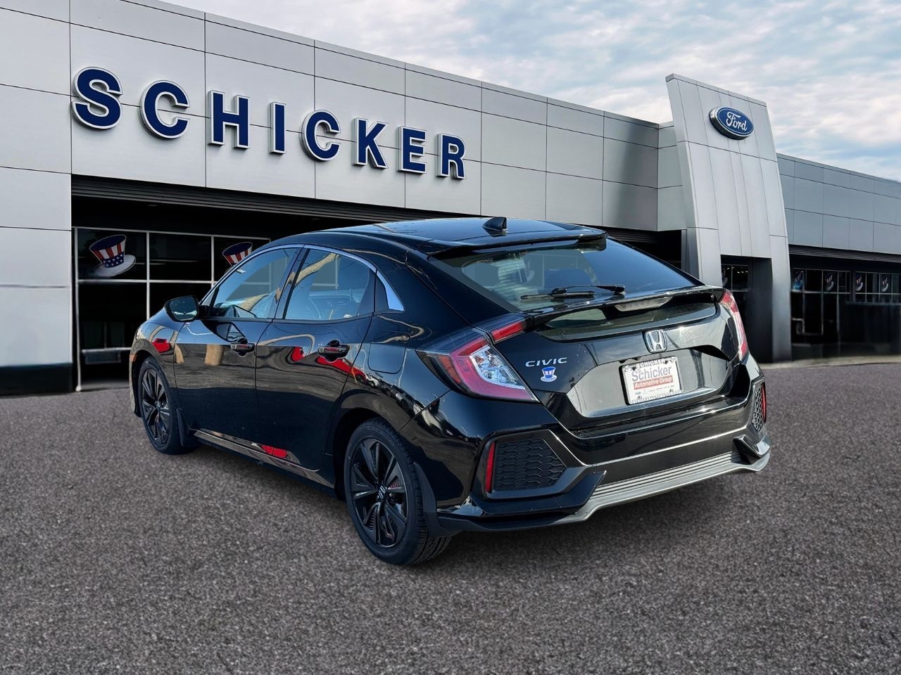 Honda Civic Hatchback Vehicle Full-screen Gallery Image 03