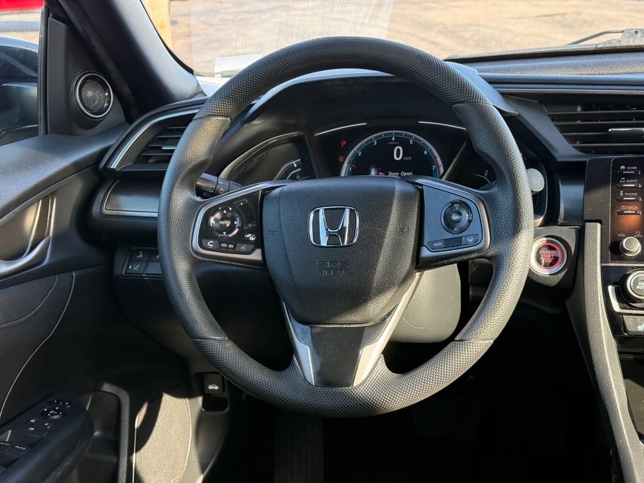 Honda Civic Hatchback Vehicle Full-screen Gallery Image 12
