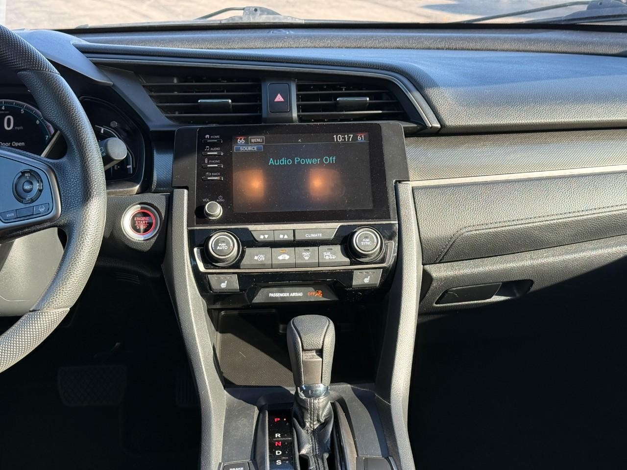 Honda Civic Hatchback Vehicle Full-screen Gallery Image 13