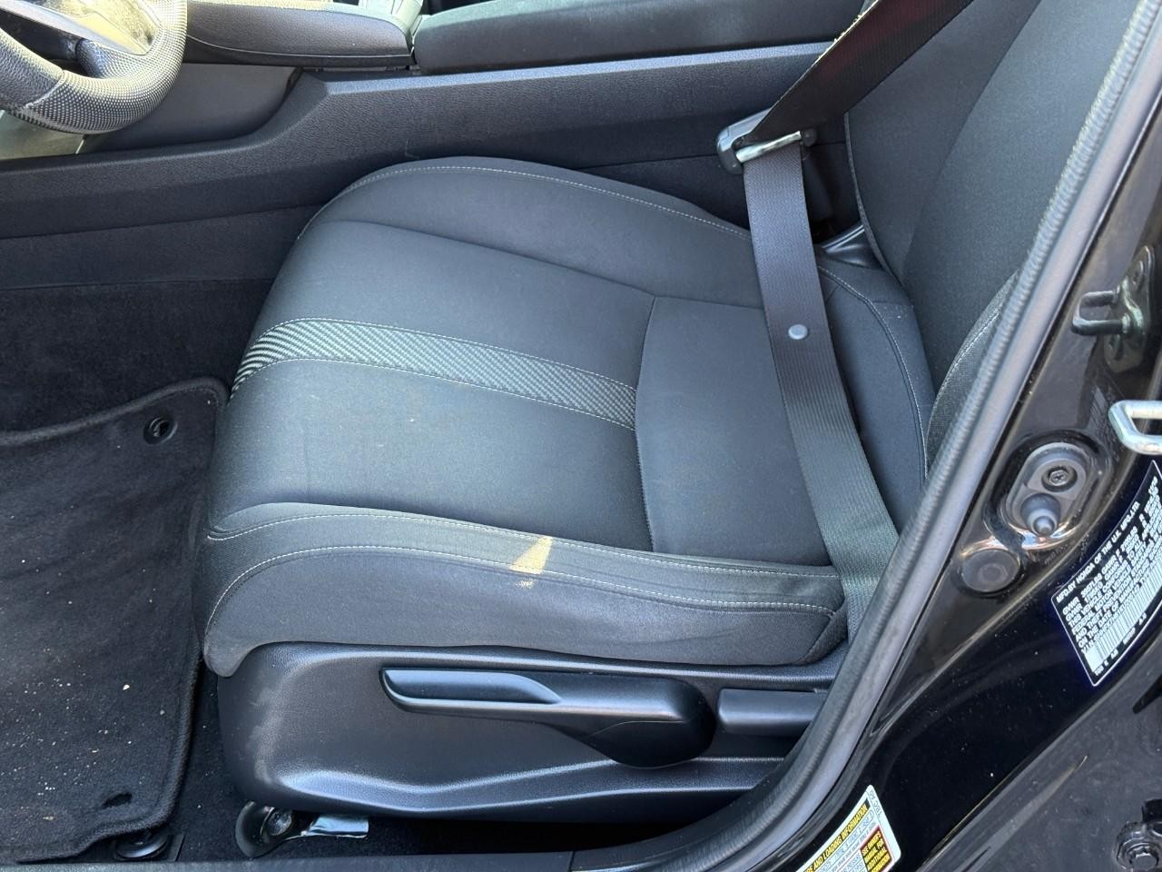 Honda Civic Hatchback Vehicle Full-screen Gallery Image 18