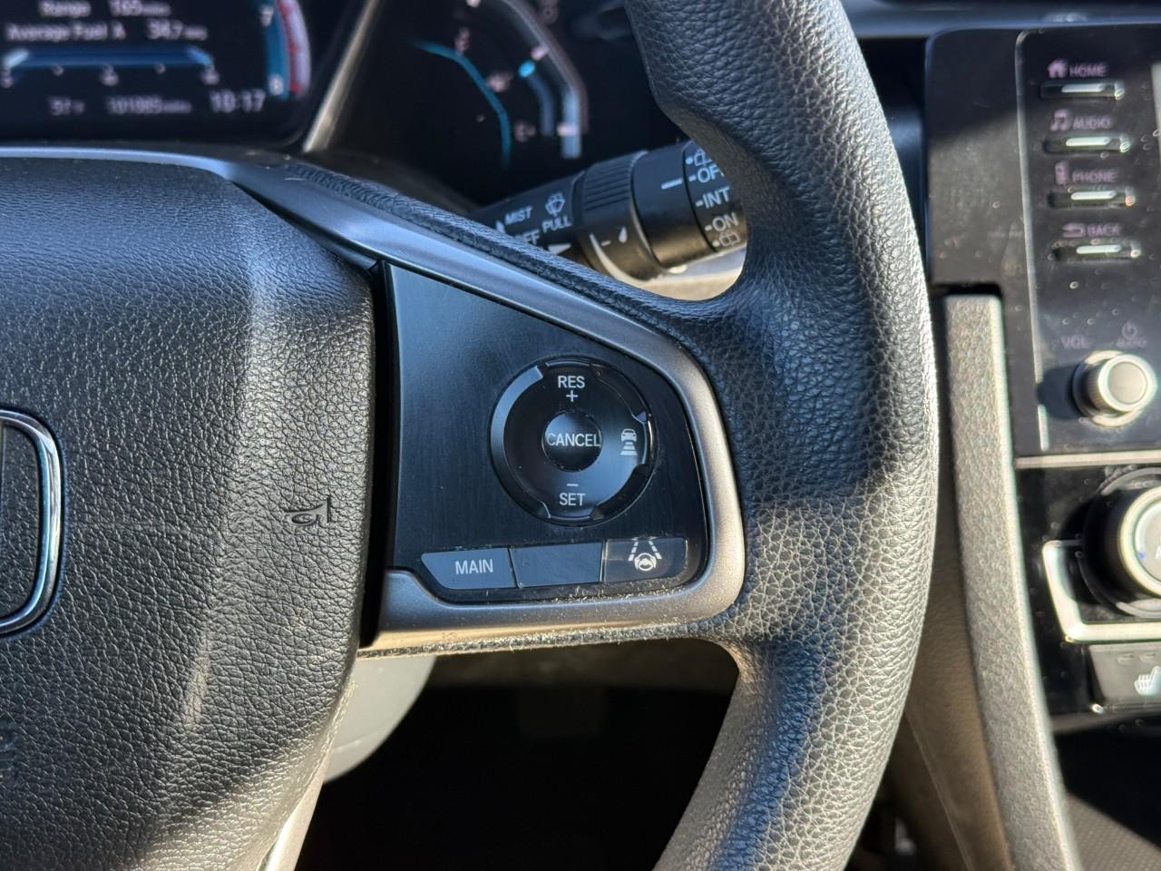 Honda Civic Hatchback Vehicle Full-screen Gallery Image 20