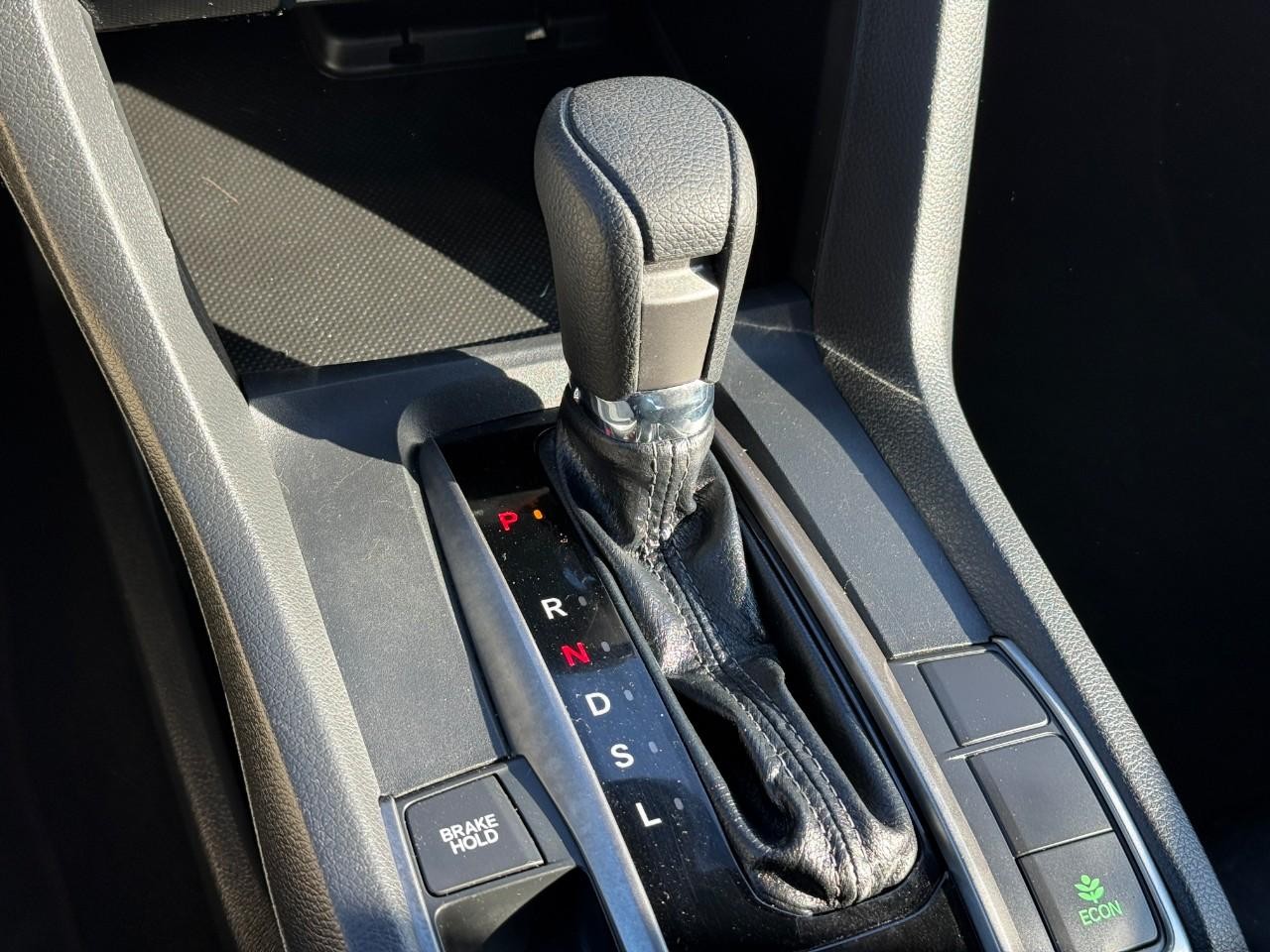 Honda Civic Hatchback Vehicle Full-screen Gallery Image 22