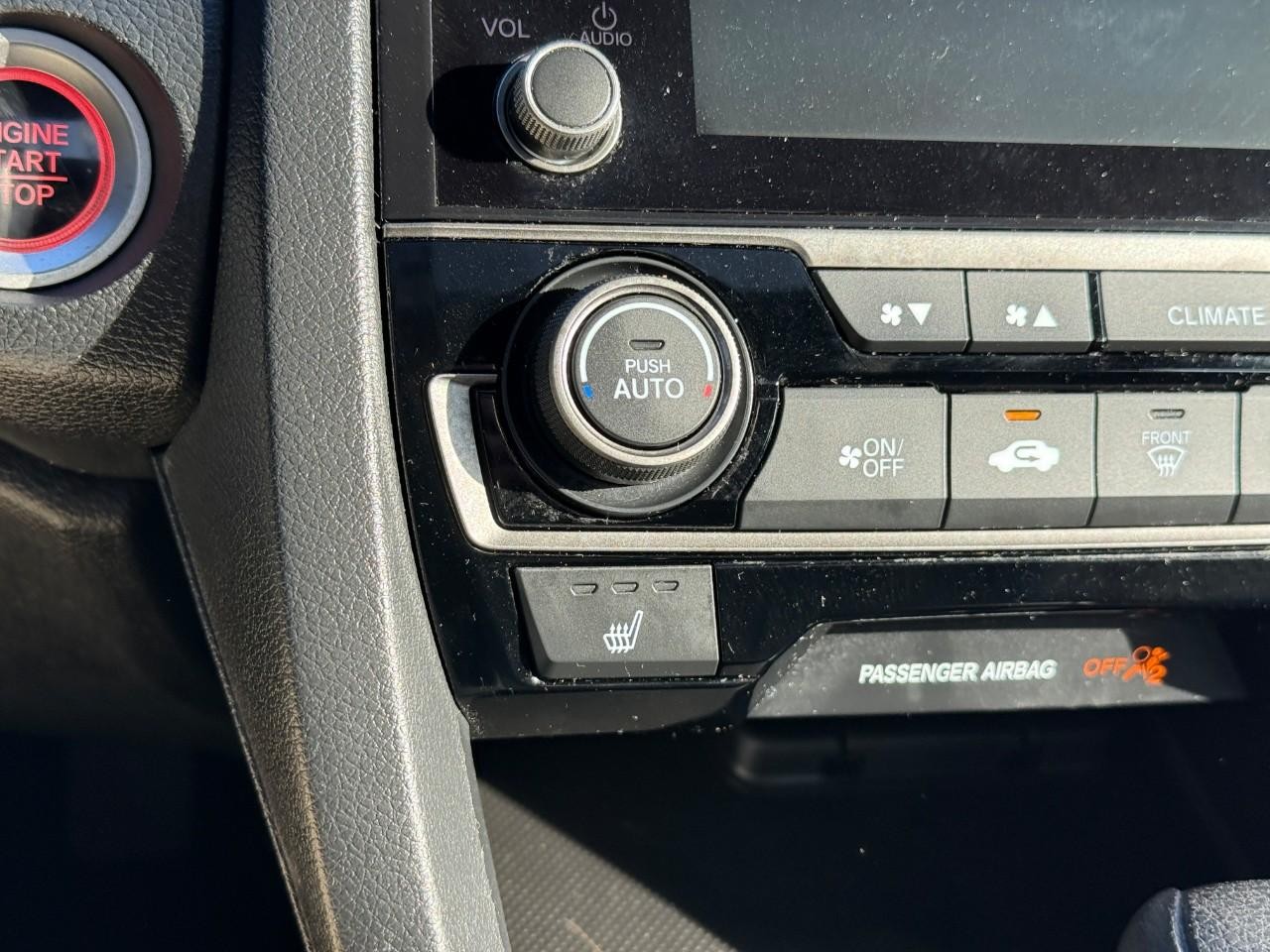 Honda Civic Hatchback Vehicle Full-screen Gallery Image 23