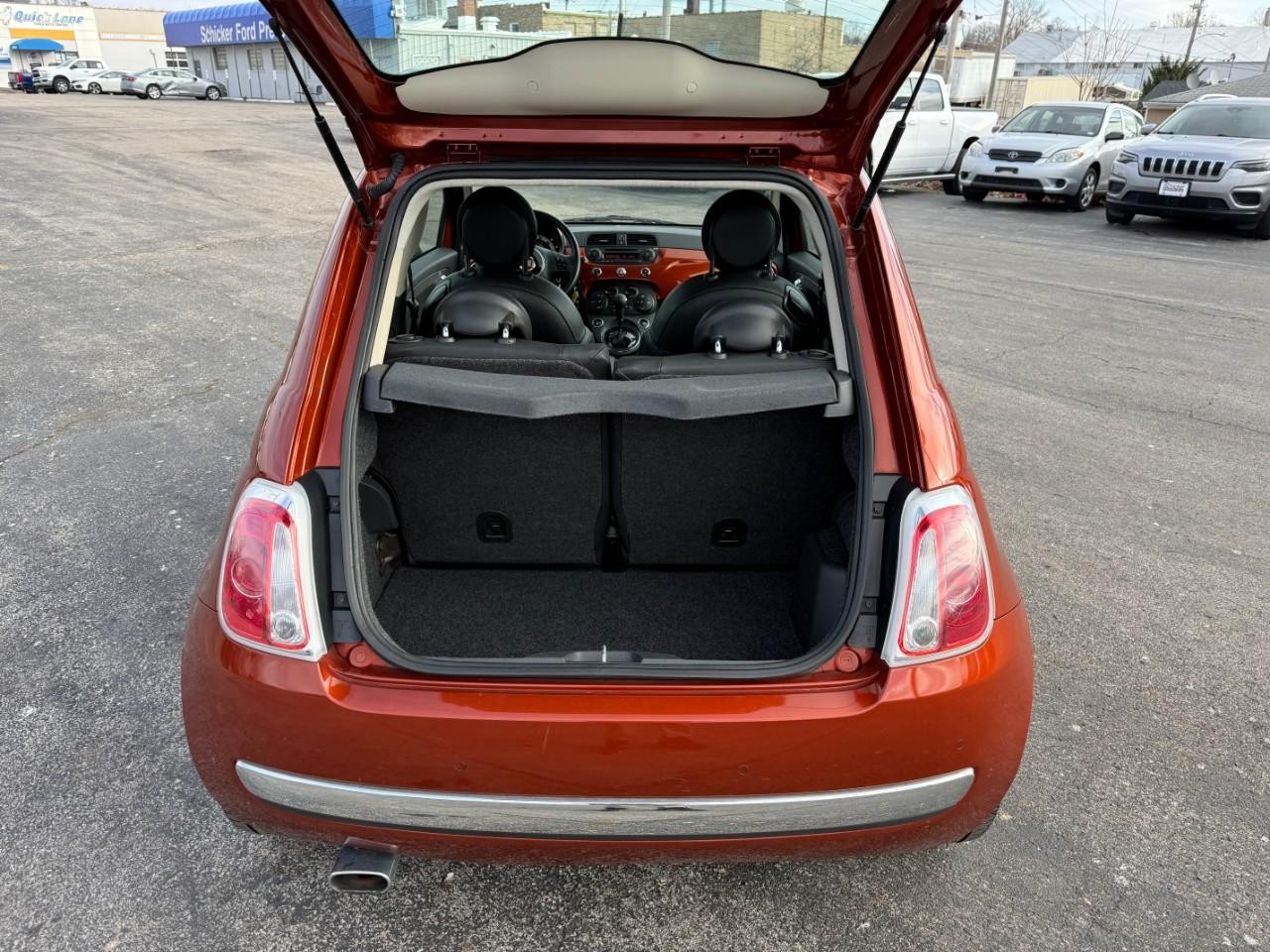 FIAT 500 Vehicle Full-screen Gallery Image 06