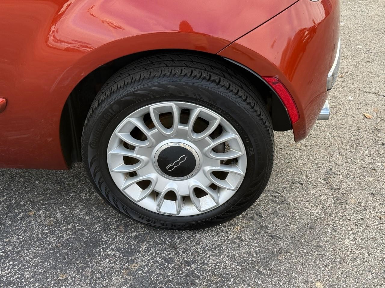 FIAT 500 Vehicle Full-screen Gallery Image 09