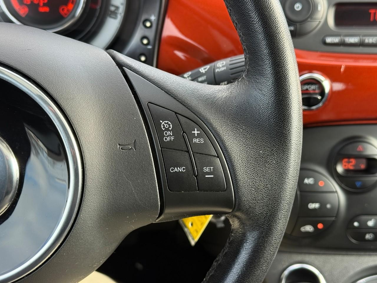 FIAT 500 Vehicle Full-screen Gallery Image 15