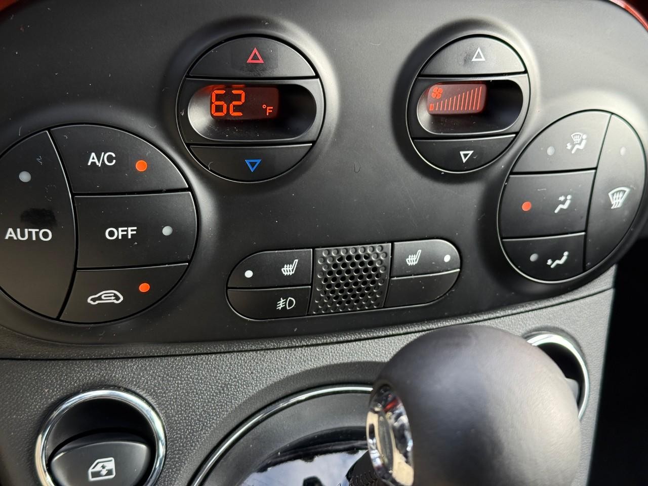 FIAT 500 Vehicle Full-screen Gallery Image 17