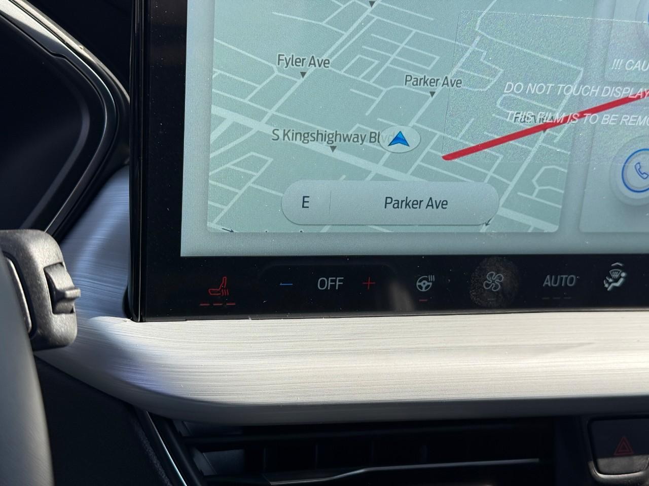 Ford Escape Vehicle Full-screen Gallery Image 16