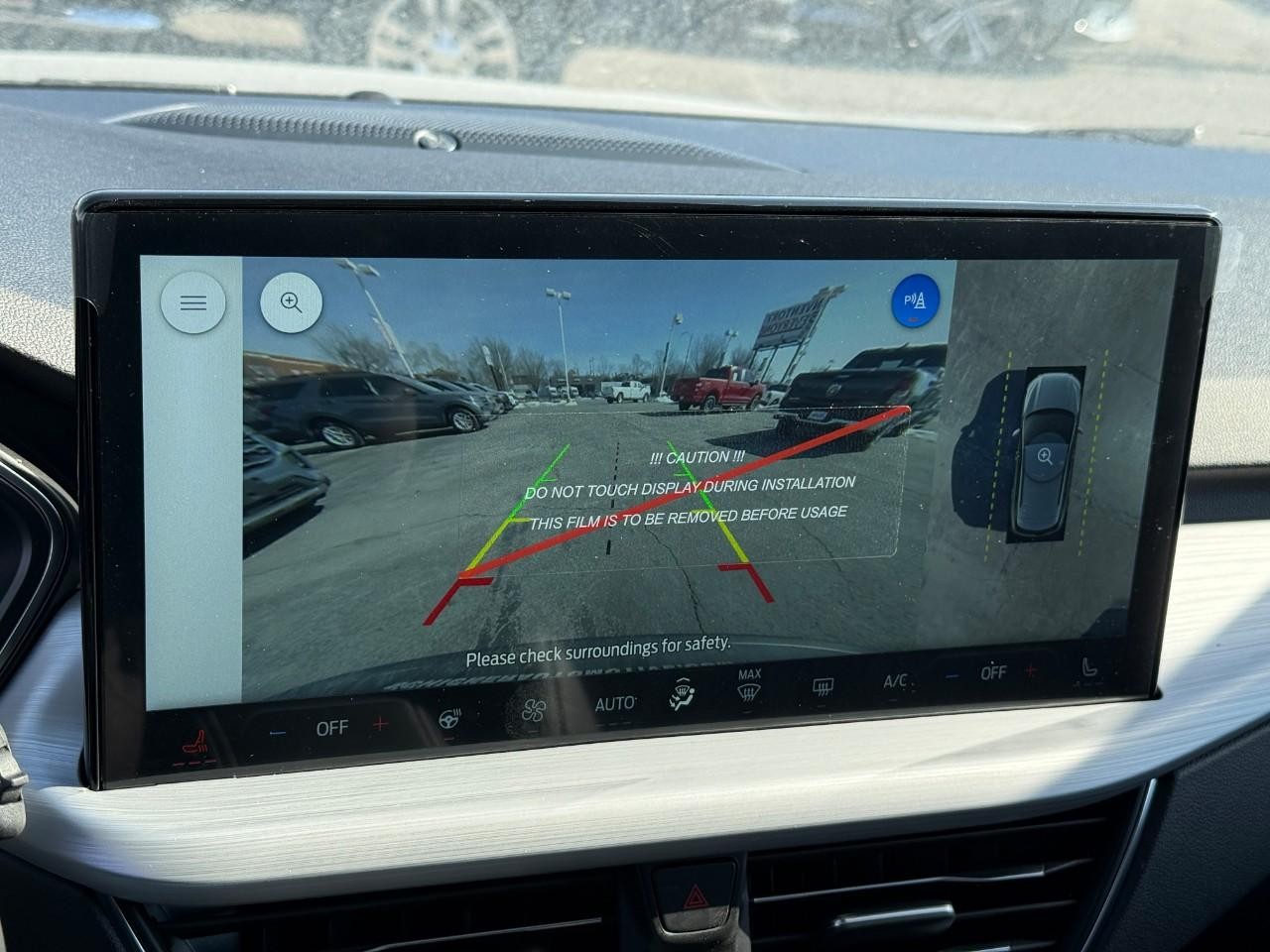 Ford Escape Vehicle Full-screen Gallery Image 17