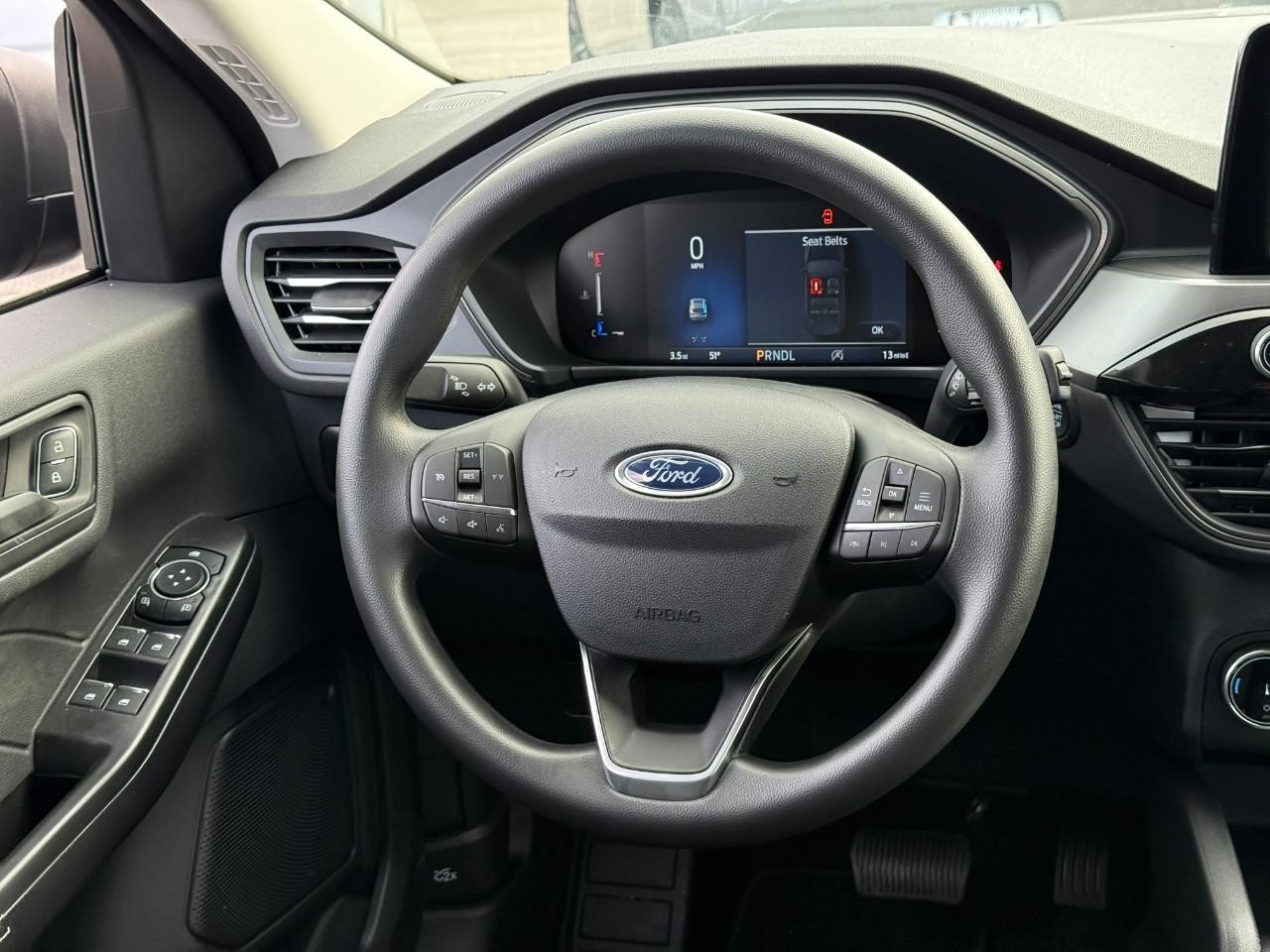 Ford Escape Vehicle Full-screen Gallery Image 07