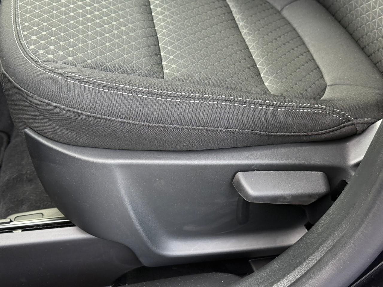 Ford Escape Vehicle Full-screen Gallery Image 13