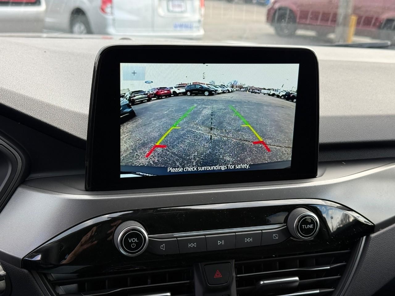 Ford Escape Vehicle Full-screen Gallery Image 17