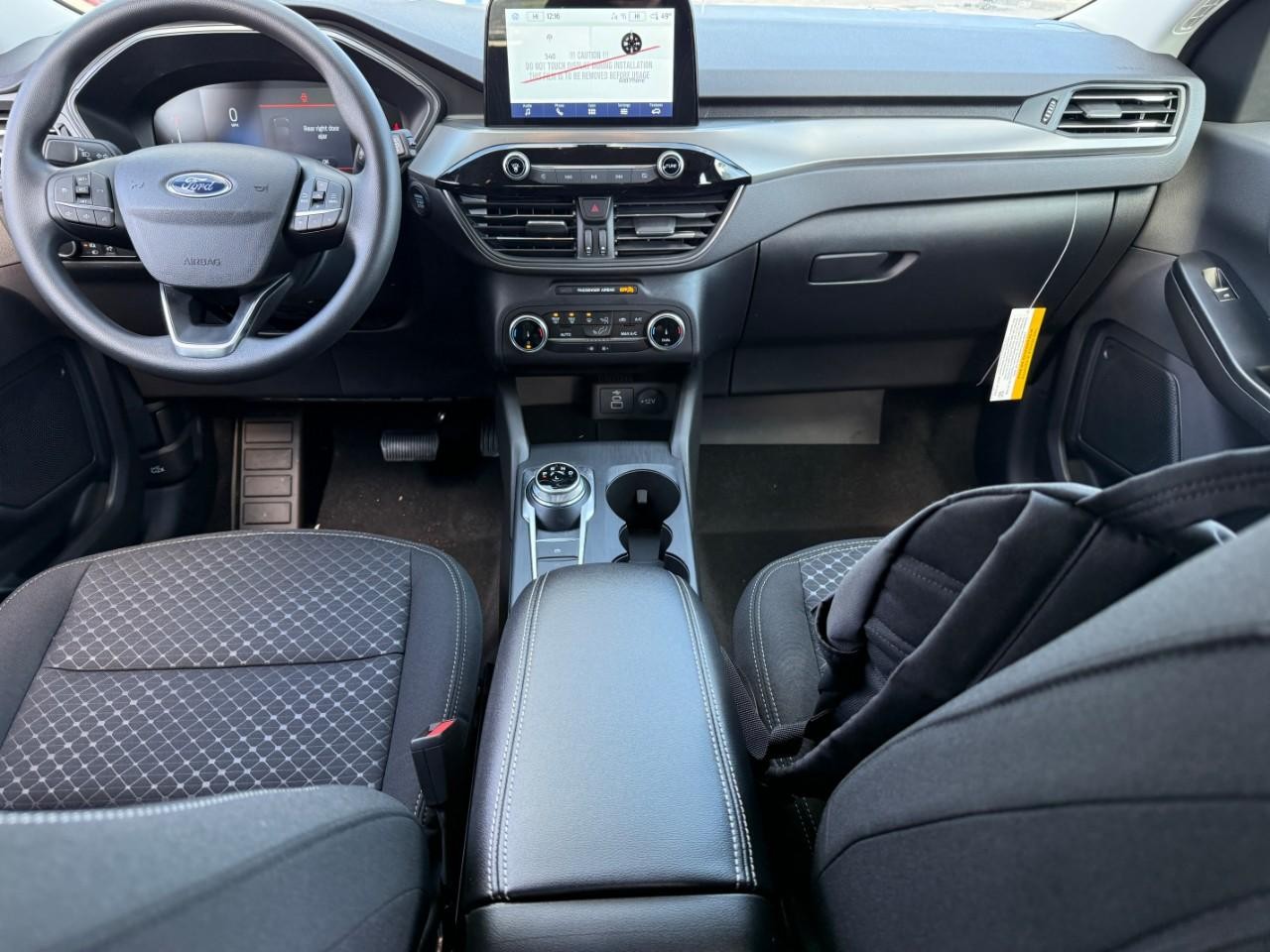 Ford Escape Vehicle Full-screen Gallery Image 06