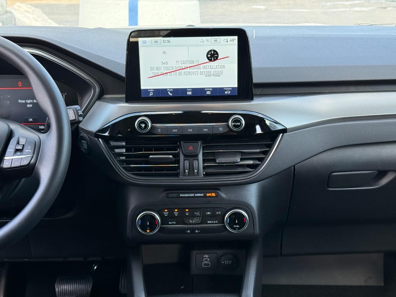 Ford Escape Vehicle Full-screen Gallery Image 08