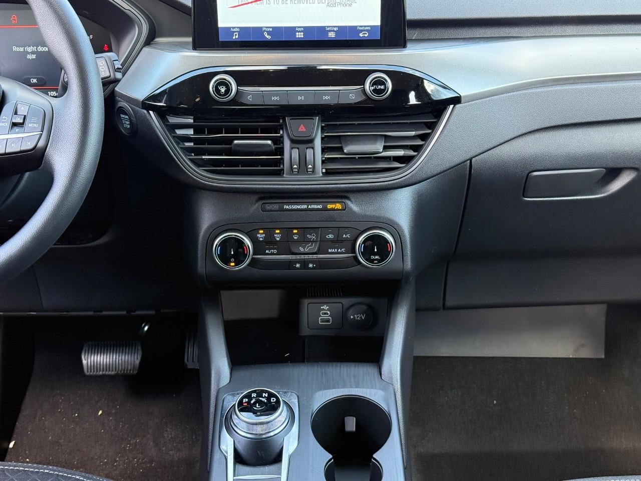 Ford Escape Vehicle Full-screen Gallery Image 09