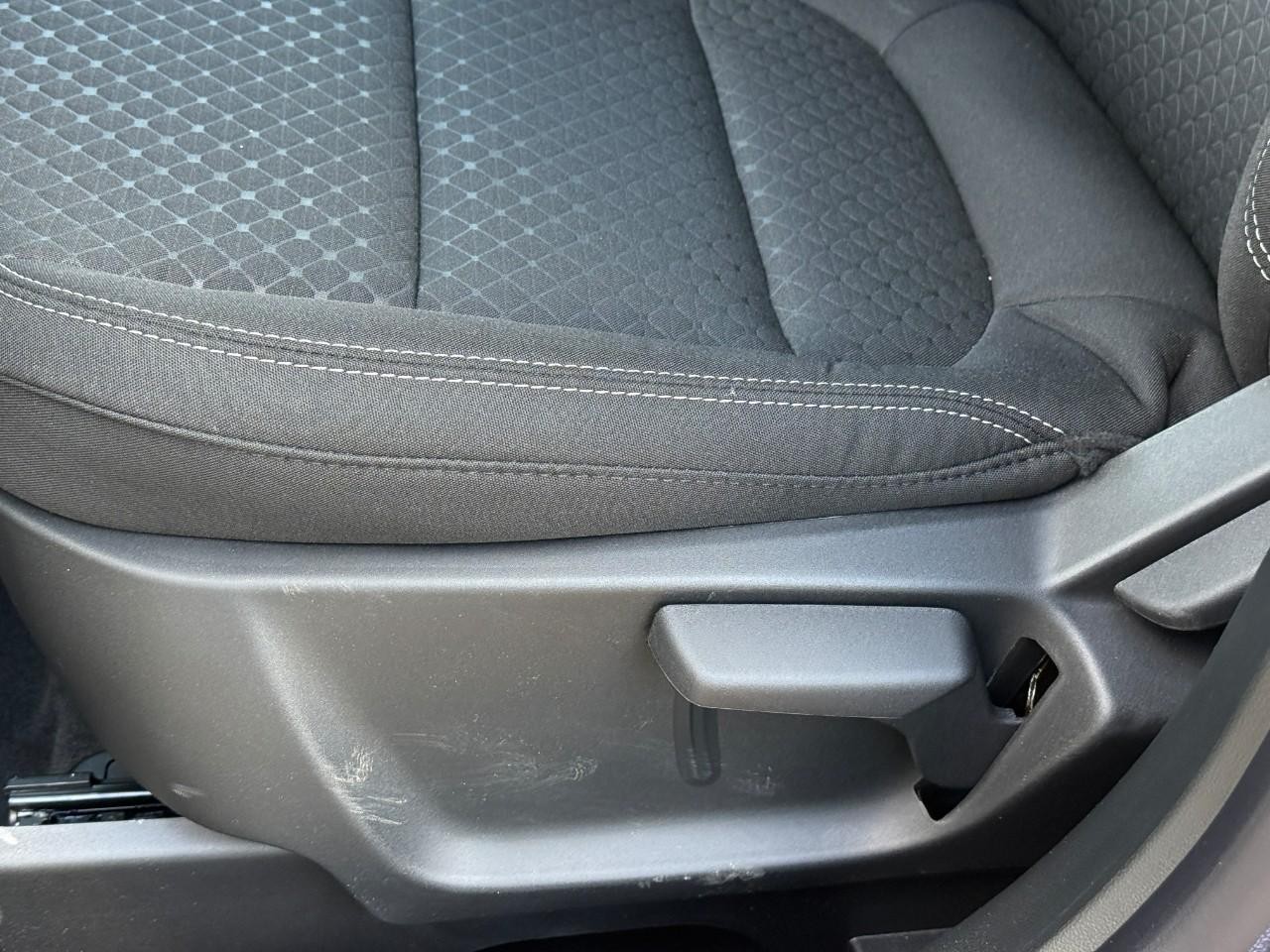 Ford Escape Vehicle Full-screen Gallery Image 14