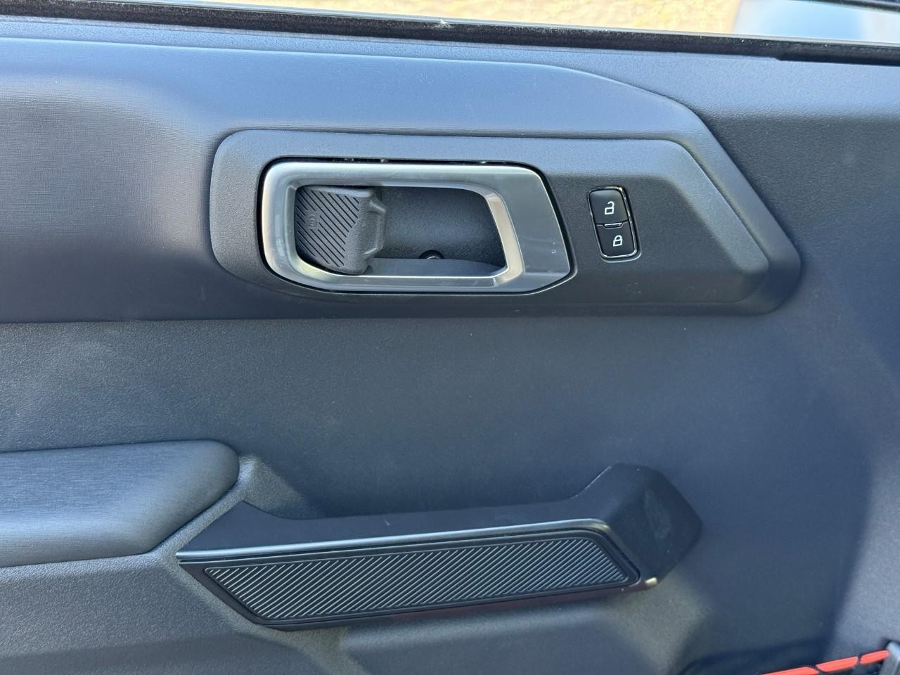 Ford Bronco Vehicle Full-screen Gallery Image 10