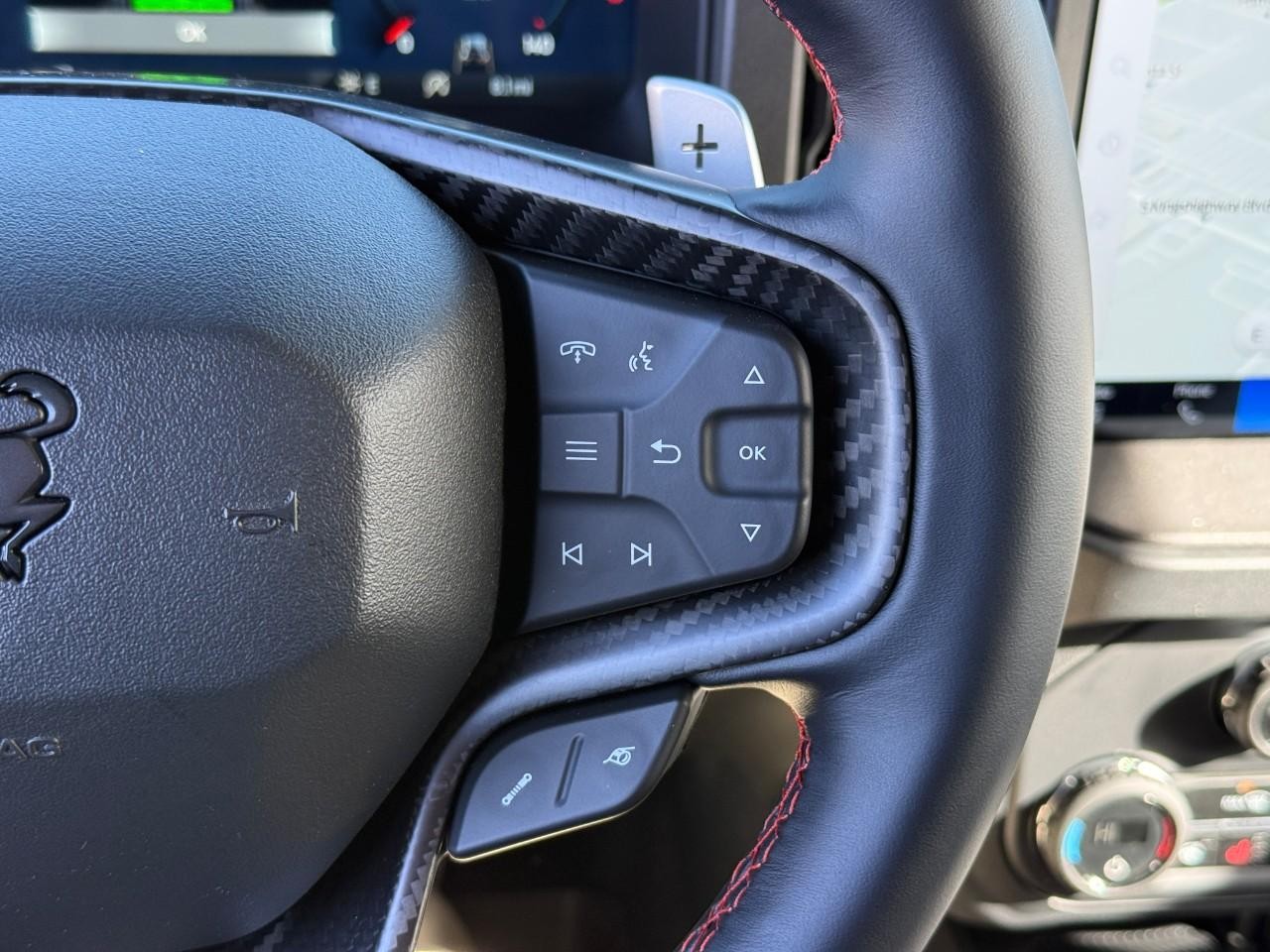 Ford Bronco Vehicle Full-screen Gallery Image 14