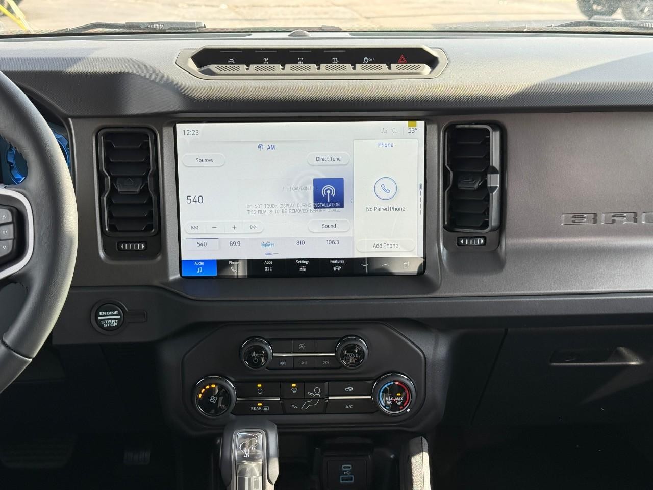 Ford Bronco Vehicle Full-screen Gallery Image 08