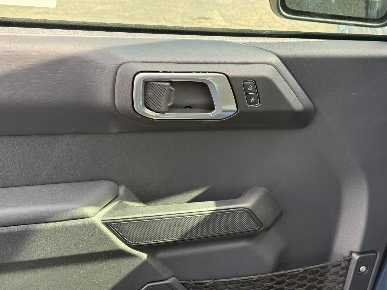 Ford Bronco Vehicle Full-screen Gallery Image 10