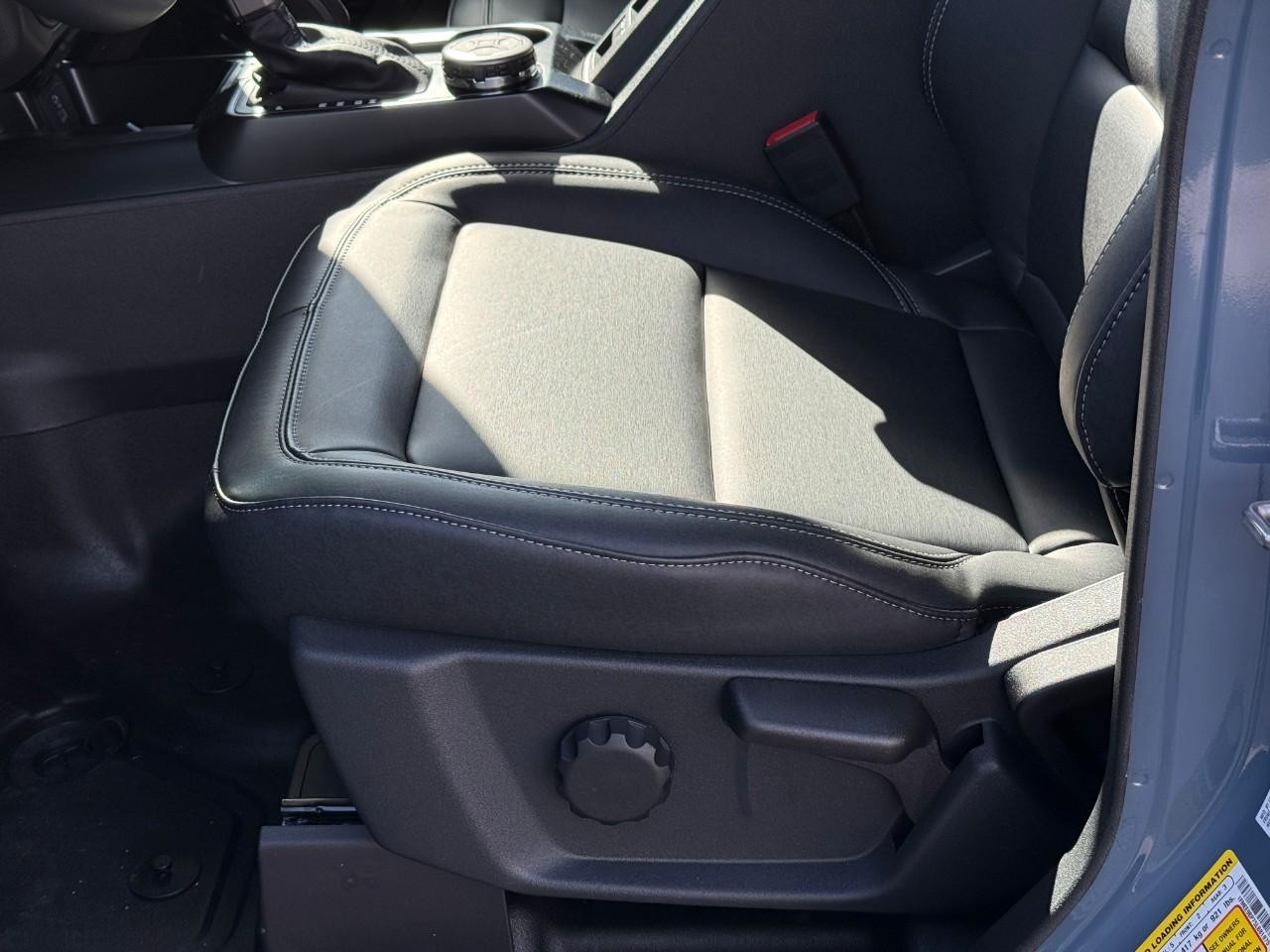 Ford Bronco Vehicle Full-screen Gallery Image 11