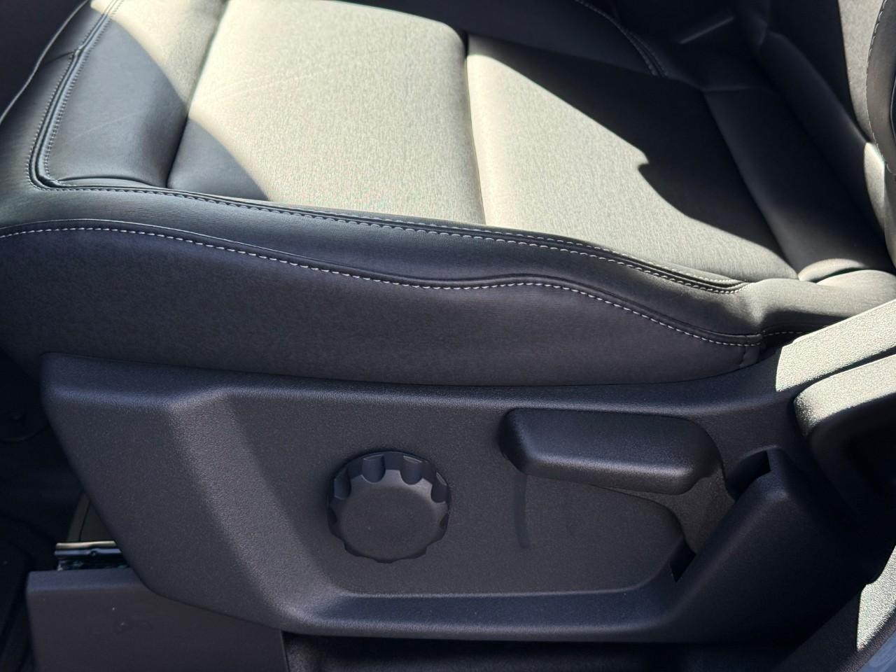 Ford Bronco Vehicle Full-screen Gallery Image 12