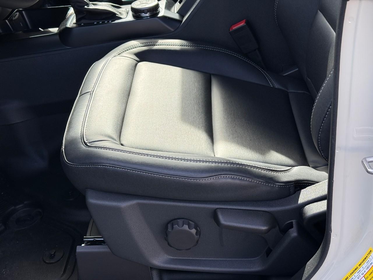 Ford Bronco Vehicle Full-screen Gallery Image 11