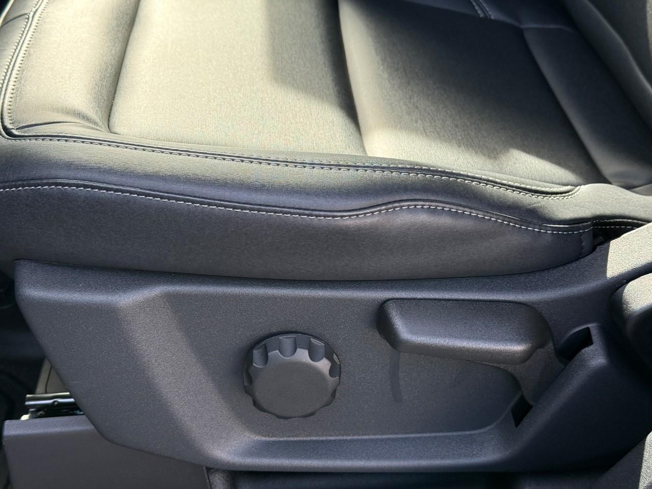 Ford Bronco Vehicle Full-screen Gallery Image 12