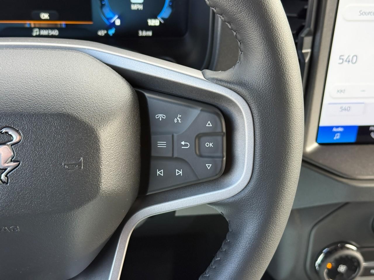 Ford Bronco Vehicle Full-screen Gallery Image 14