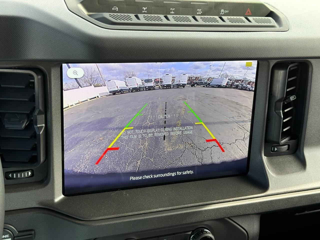 Ford Bronco Vehicle Full-screen Gallery Image 16