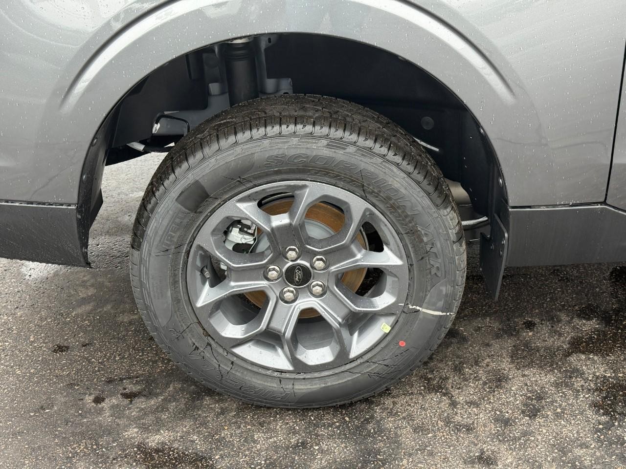 Ford Maverick Vehicle Full-screen Gallery Image 04