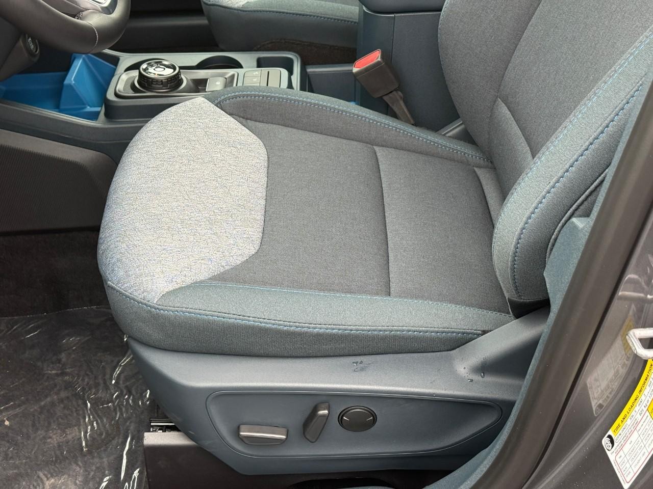 Ford Maverick Vehicle Full-screen Gallery Image 11