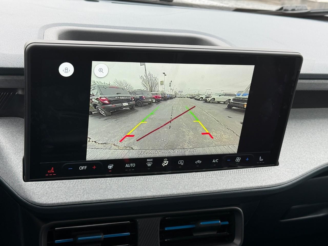 Ford Maverick Vehicle Full-screen Gallery Image 17