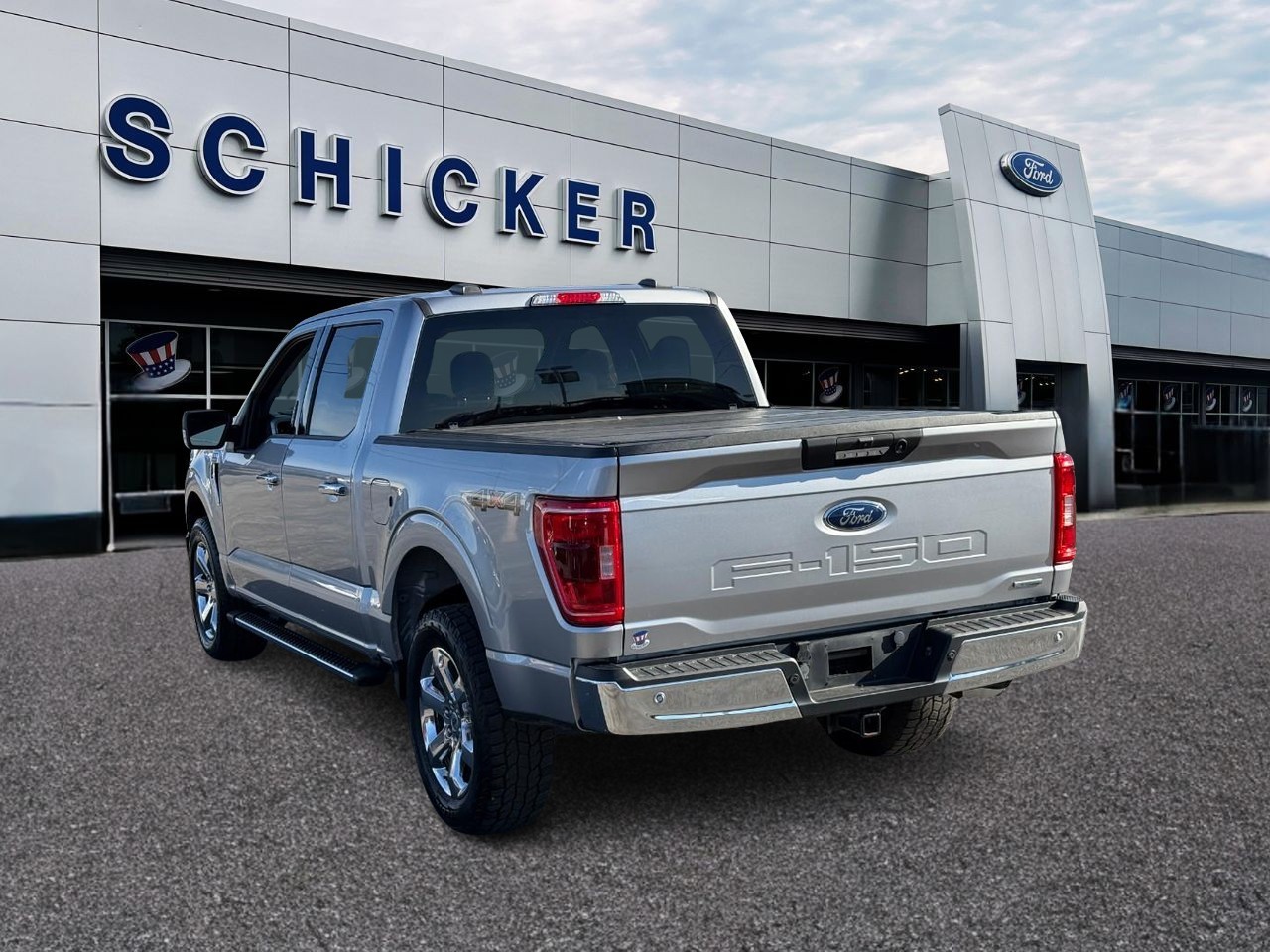 Ford F-150 Vehicle Full-screen Gallery Image 03